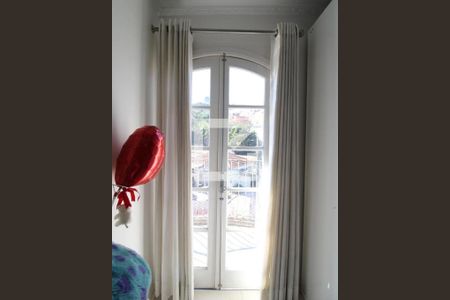 Casa à venda com 318m², 4 quartos e 4 vagasSacada do Quarto 1