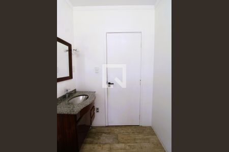 Casa à venda com 318m², 4 quartos e 4 vagasBanheiro Social