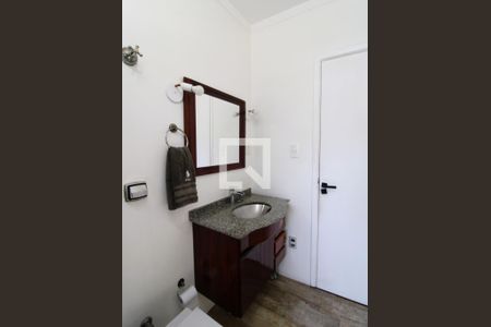 Casa à venda com 318m², 4 quartos e 4 vagasBanheiro Social