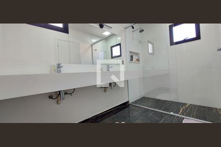 Casa à venda com 247m², 3 quartos e 7 vagasBanheiro Quarto 1 Suíte