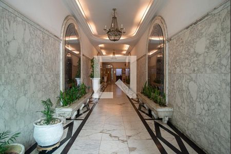 Apartamento à venda com 116m², 2 quartos e sem vaga Apartamento à venda com 116m², 2 quartos e sem vagaÁrea comum - Hall de entrada