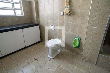 Apartamento à venda com 116m², 2 quartos e sem vaga Apartamento à venda com 116m², 2 quartos e sem vagaBanheiro