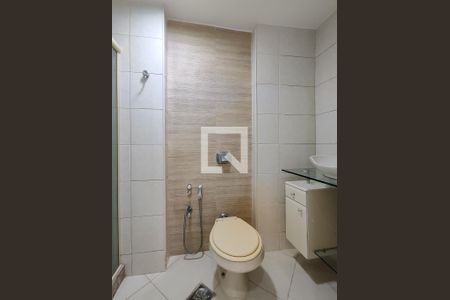 Apartamento à venda com 64m², 2 quartos e 1 vaga Apartamento à venda com 64m², 2 quartos e 1 vagaBanheiro Corredor