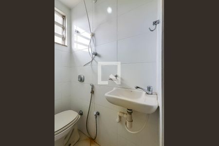 Apartamento à venda com 64m², 2 quartos e 1 vaga Apartamento à venda com 64m², 2 quartos e 1 vagaBanheiro de serviço