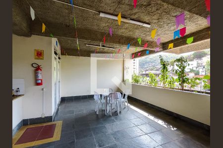 Apartamento à venda com 64m², 2 quartos e 1 vaga Apartamento à venda com 64m², 2 quartos e 1 vagaÁrea comum - Salão de festas