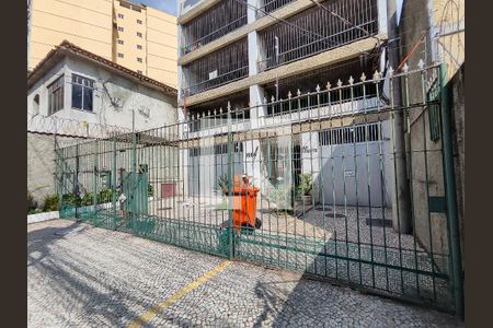Apartamento à venda com 64m², 2 quartos e 1 vaga Apartamento à venda com 64m², 2 quartos e 1 vagaFachada e portaria