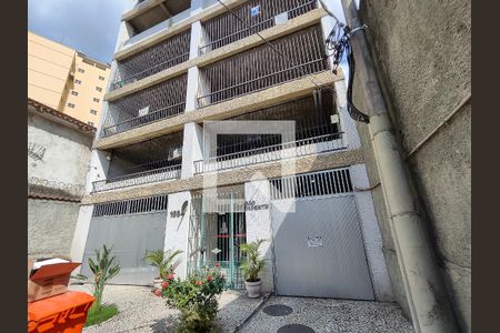 Apartamento à venda com 64m², 2 quartos e 1 vaga Apartamento à venda com 64m², 2 quartos e 1 vagaFachada e portaria