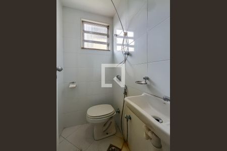 Apartamento à venda com 64m², 2 quartos e 1 vaga Apartamento à venda com 64m², 2 quartos e 1 vagaBanheiro de serviço
