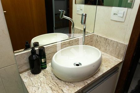 Apartamento à venda com 200m², 3 quartos e 2 vagas Apartamento à venda com 200m², 3 quartos e 2 vagasBanheiro da Suíte