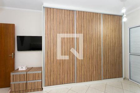 Apartamento à venda com 200m², 3 quartos e 2 vagas Apartamento à venda com 200m², 3 quartos e 2 vagasSuíte