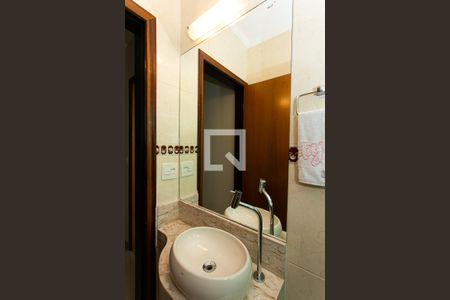 Apartamento à venda com 200m², 3 quartos e 2 vagas Apartamento à venda com 200m², 3 quartos e 2 vagasBanheiro 1