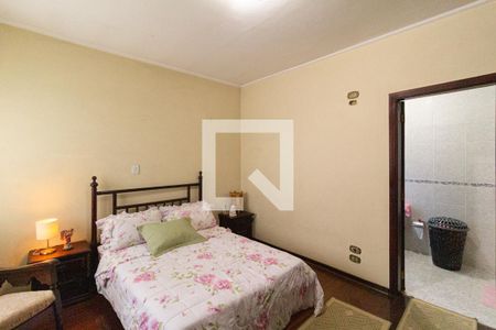 Casa à venda com 215m², 3 quartos e 1 vagaSuíte