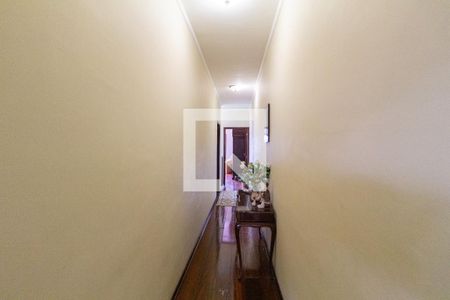 Casa à venda com 215m², 3 quartos e 1 vagaCorredor interno