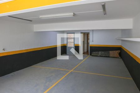 Casa à venda com 449m², 4 quartos e 5 vagas Casa à venda com 449m², 4 quartos e 5 vagasGaragem