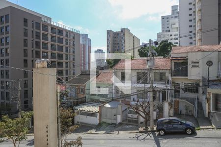 Casa à venda com 449m², 4 quartos e 5 vagas Casa à venda com 449m², 4 quartos e 5 vagasVista da Sacada