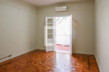 Casa à venda com 449m², 4 quartos e 5 vagas Casa à venda com 449m², 4 quartos e 5 vagasQuarto 3