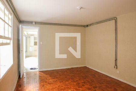 Casa à venda com 449m², 4 quartos e 5 vagas Casa à venda com 449m², 4 quartos e 5 vagasQuarto Intermediário