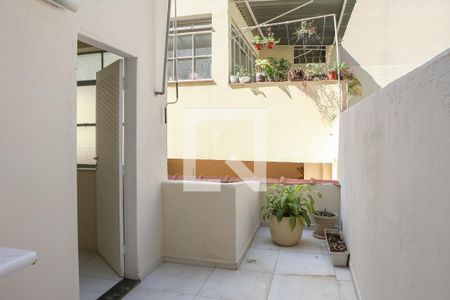 Casa à venda com 449m², 4 quartos e 5 vagas Casa à venda com 449m², 4 quartos e 5 vagasÁrea de Serviço