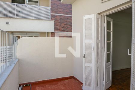Casa à venda com 449m², 4 quartos e 5 vagas Casa à venda com 449m², 4 quartos e 5 vagasSacada