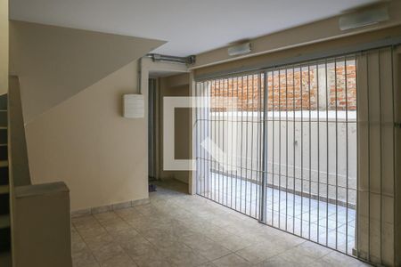 Casa à venda com 449m², 4 quartos e 5 vagas Casa à venda com 449m², 4 quartos e 5 vagasÁrea intermediária