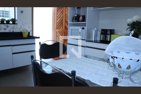 Casa à venda com 145m², 4 quartos e 2 vagasCozinha 