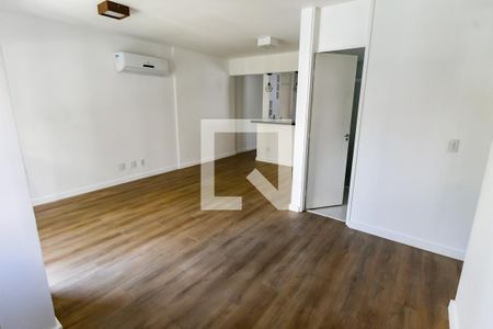 Sala de apartamento para alugar com 2 quartos, 70m² em Vila Suzana, São Paulo