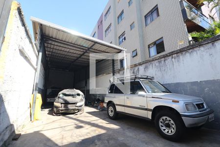 Casa à venda com 277m², 4 quartos e 8 vagasÁrea externa 