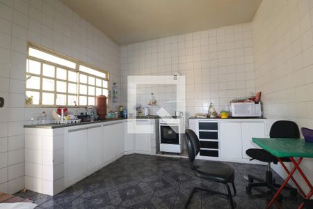 Casa à venda com 277m², 4 quartos e 8 vagasCozinha