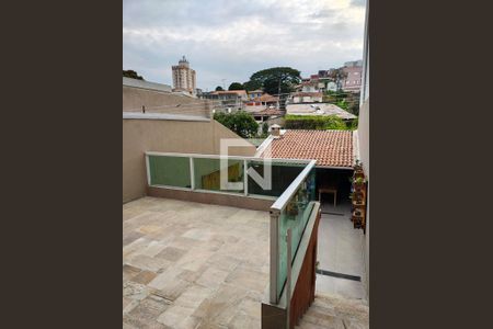 Casa à venda com 200m², 3 quartos e 2 vagas Casa à venda com 200m², 3 quartos e 2 vagasVaranda