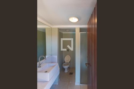 Casa à venda com 600m², 4 quartos e 4 vagasBanheiro da Piscina