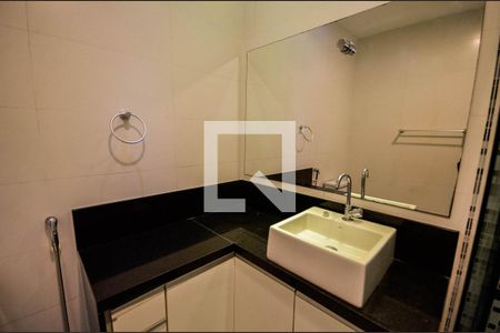 Apartamento à venda com 83m², 3 quartos e sem vaga Apartamento à venda com 83m², 3 quartos e sem vagaBanheiro Social