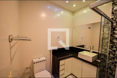 Apartamento à venda com 83m², 3 quartos e sem vaga Apartamento à venda com 83m², 3 quartos e sem vagaBanheiro Social