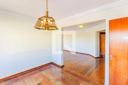 Apartamento à venda com 197m², 4 quartos e 3 vagas Apartamento à venda com 197m², 4 quartos e 3 vagasSala de jantar