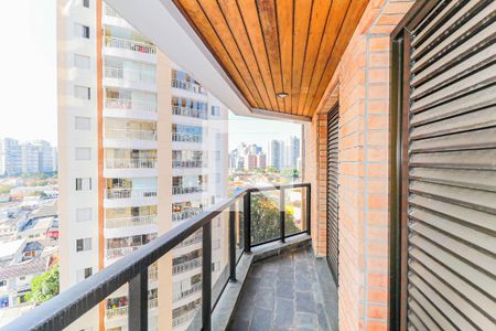 Apartamento à venda com 197m², 4 quartos e 3 vagas Apartamento à venda com 197m², 4 quartos e 3 vagasVaranda Suíte 2