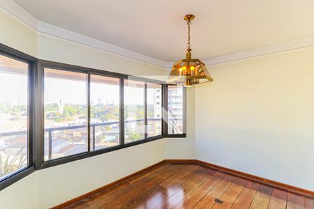 Apartamento à venda com 197m², 4 quartos e 3 vagas Apartamento à venda com 197m², 4 quartos e 3 vagasSala de jantar