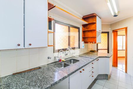 Apartamento à venda com 197m², 4 quartos e 3 vagas Apartamento à venda com 197m², 4 quartos e 3 vagasCozinha