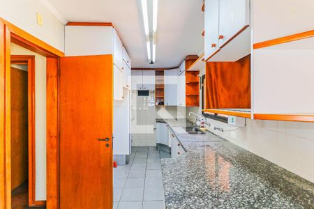 Apartamento à venda com 197m², 4 quartos e 3 vagas Apartamento à venda com 197m², 4 quartos e 3 vagasCozinha