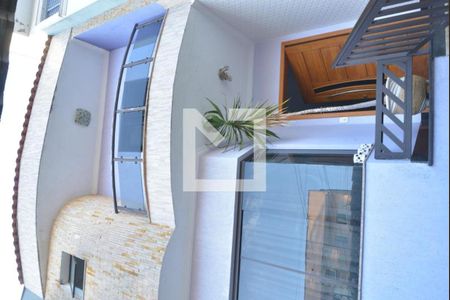 Casa à venda com 300m², 3 quartos e 4 vagasÁrea externa 