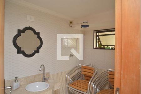 Casa à venda com 300m², 3 quartos e 4 vagasLavanderia - Banheiro 