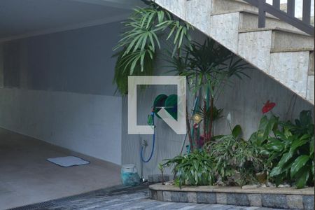 Casa à venda com 300m², 3 quartos e 4 vagasÁrea externa 