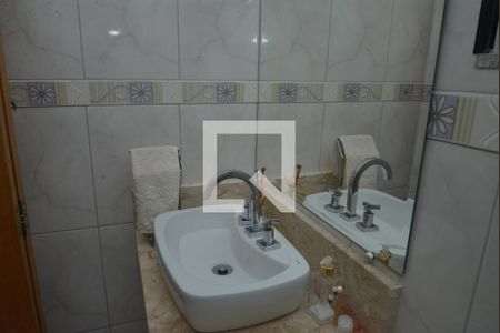 Casa à venda com 300m², 3 quartos e 4 vagasBanheiro 2