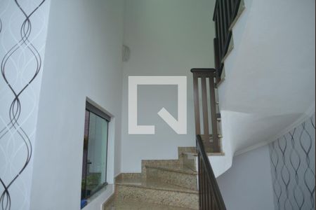 Casa à venda com 300m², 3 quartos e 4 vagasEscada