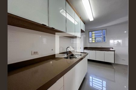 Apartamento à venda com 100m², 2 quartos e 1 vagaCozinha