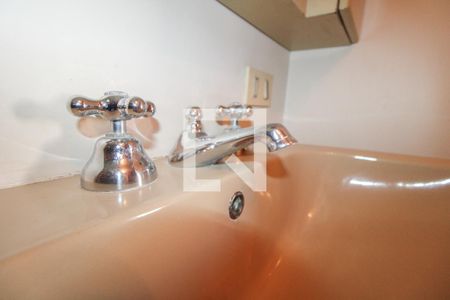 Apartamento à venda com 388m², 4 quartos e 4 vagas Apartamento à venda com 388m², 4 quartos e 4 vagasQuarto 03 Banheiro