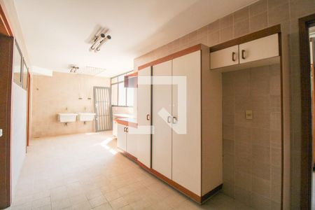 Apartamento à venda com 388m², 4 quartos e 4 vagas Apartamento à venda com 388m², 4 quartos e 4 vagasCozinha