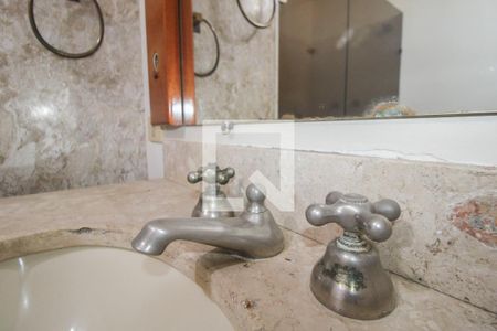 Apartamento à venda com 388m², 4 quartos e 4 vagas Apartamento à venda com 388m², 4 quartos e 4 vagasQuarto 04