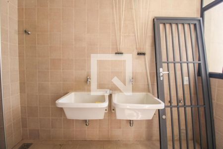 Apartamento à venda com 388m², 4 quartos e 4 vagas Apartamento à venda com 388m², 4 quartos e 4 vagasÁrea de Serviço