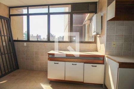Apartamento à venda com 388m², 4 quartos e 4 vagas Apartamento à venda com 388m², 4 quartos e 4 vagasCozinha