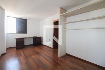 Apartamento à venda com 388m², 4 quartos e 4 vagas Apartamento à venda com 388m², 4 quartos e 4 vagasQuarto 01