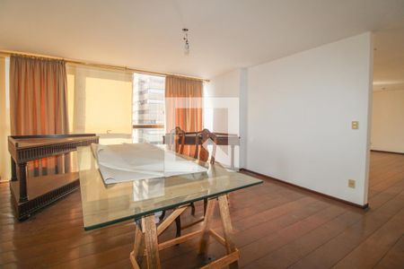 Apartamento à venda com 388m², 4 quartos e 4 vagas Apartamento à venda com 388m², 4 quartos e 4 vagasSala